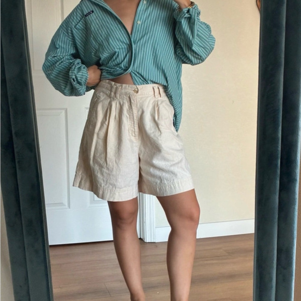 Vintage Cream High-Waist Pleated Women's Shorts